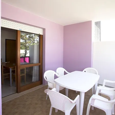 Appartaments Con Piscina Vicini Al Mare דירה *